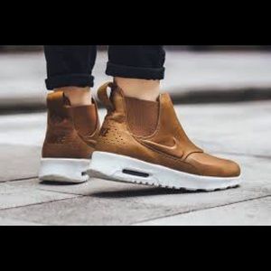 **Brand New** Ale Brown Nike Air Max Thea Mid